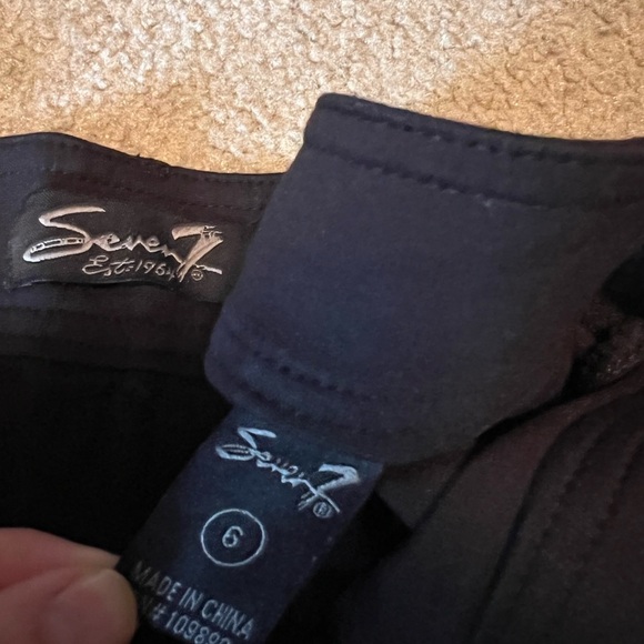 NWOT black Seven 7 stretchy and skinny pants - Picture 2 of 4
